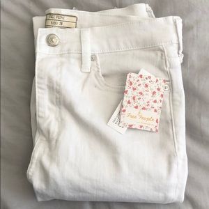 Free People White Distressed jeans